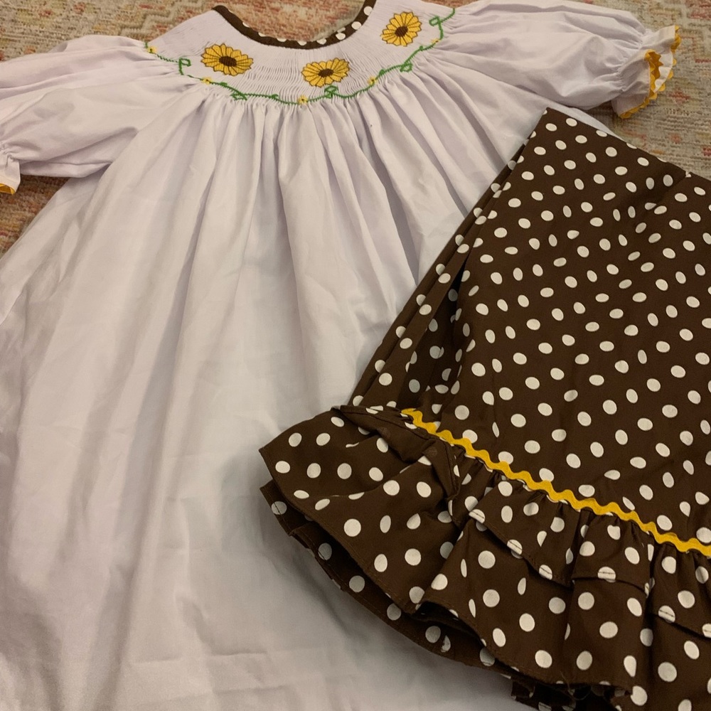 Size 6 smocked pant set. Sunflowers. Beautiful for fall